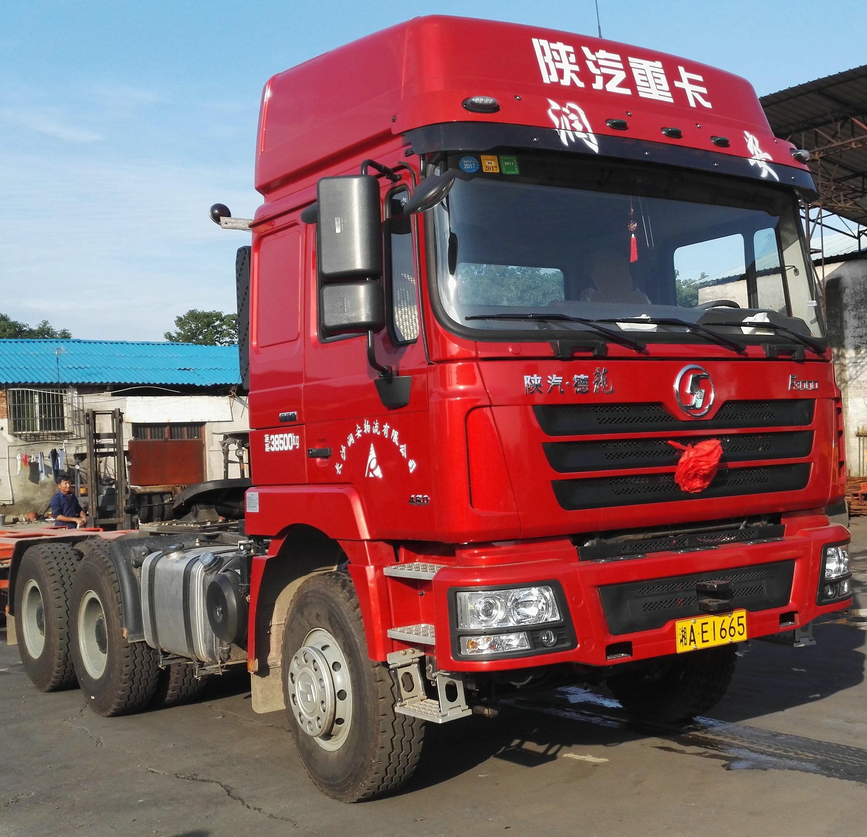 新（xīn）购（gòu）置460匹马力牵引车